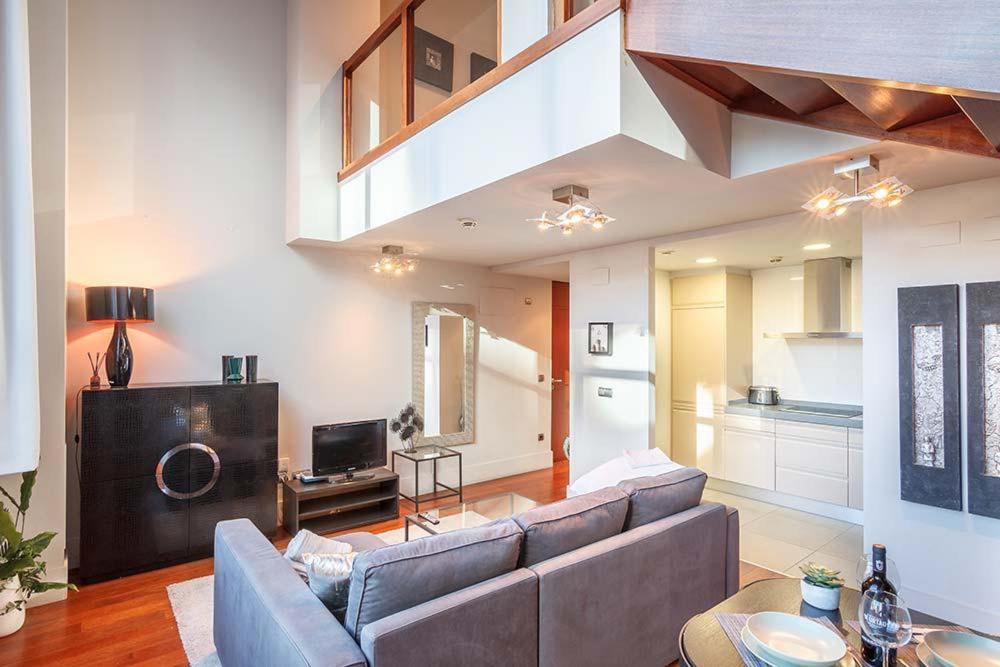 Vivienda Turistica Duplex Isozaki-Guggenheim Apartment Bilbao Ngoại thất bức ảnh