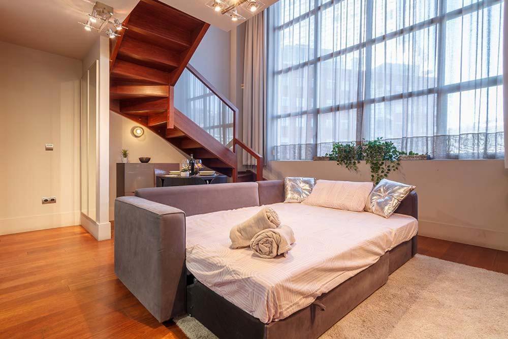 Vivienda Turistica Duplex Isozaki-Guggenheim Apartment Bilbao Ngoại thất bức ảnh