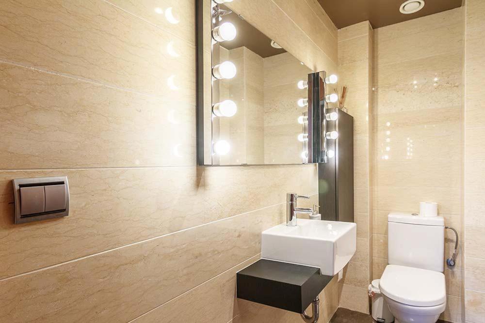 Vivienda Turistica Duplex Isozaki-Guggenheim Apartment Bilbao Ngoại thất bức ảnh