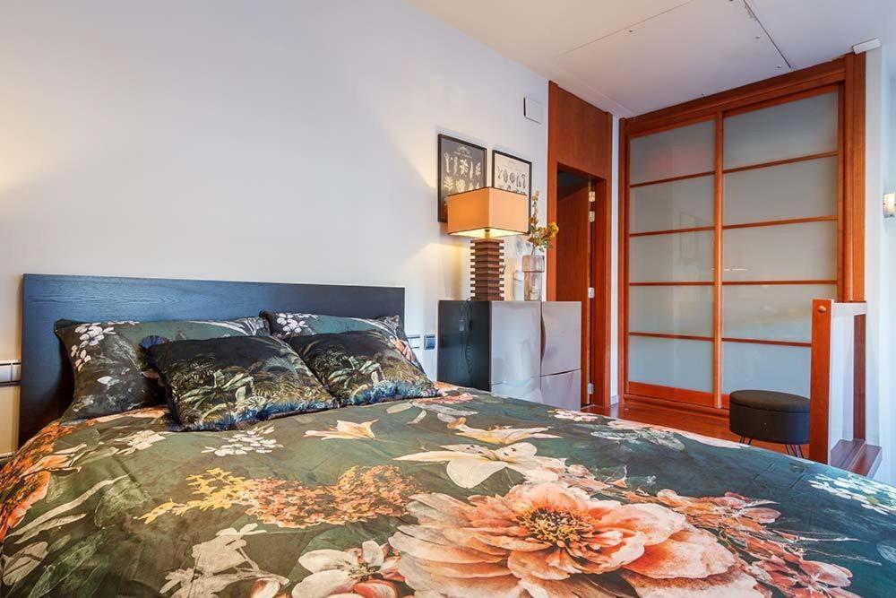 Vivienda Turistica Duplex Isozaki-Guggenheim Apartment Bilbao Ngoại thất bức ảnh