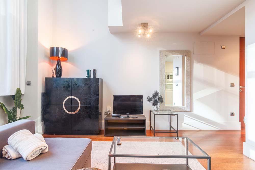Vivienda Turistica Duplex Isozaki-Guggenheim Apartment Bilbao Ngoại thất bức ảnh